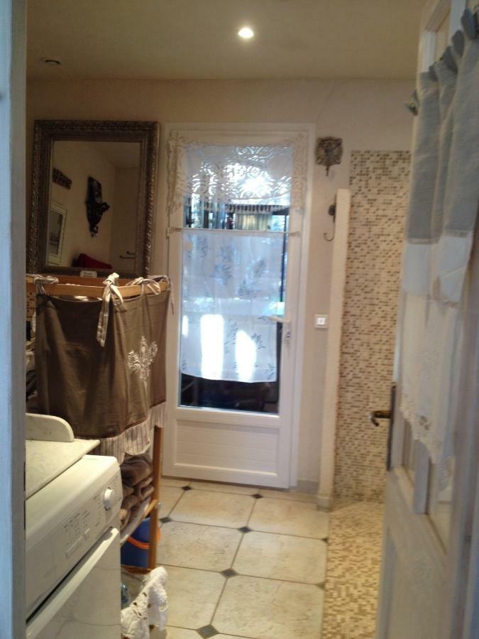 L'Oustalet Apartment La Tour-d'Aigues ภายนอก รูปภาพ
